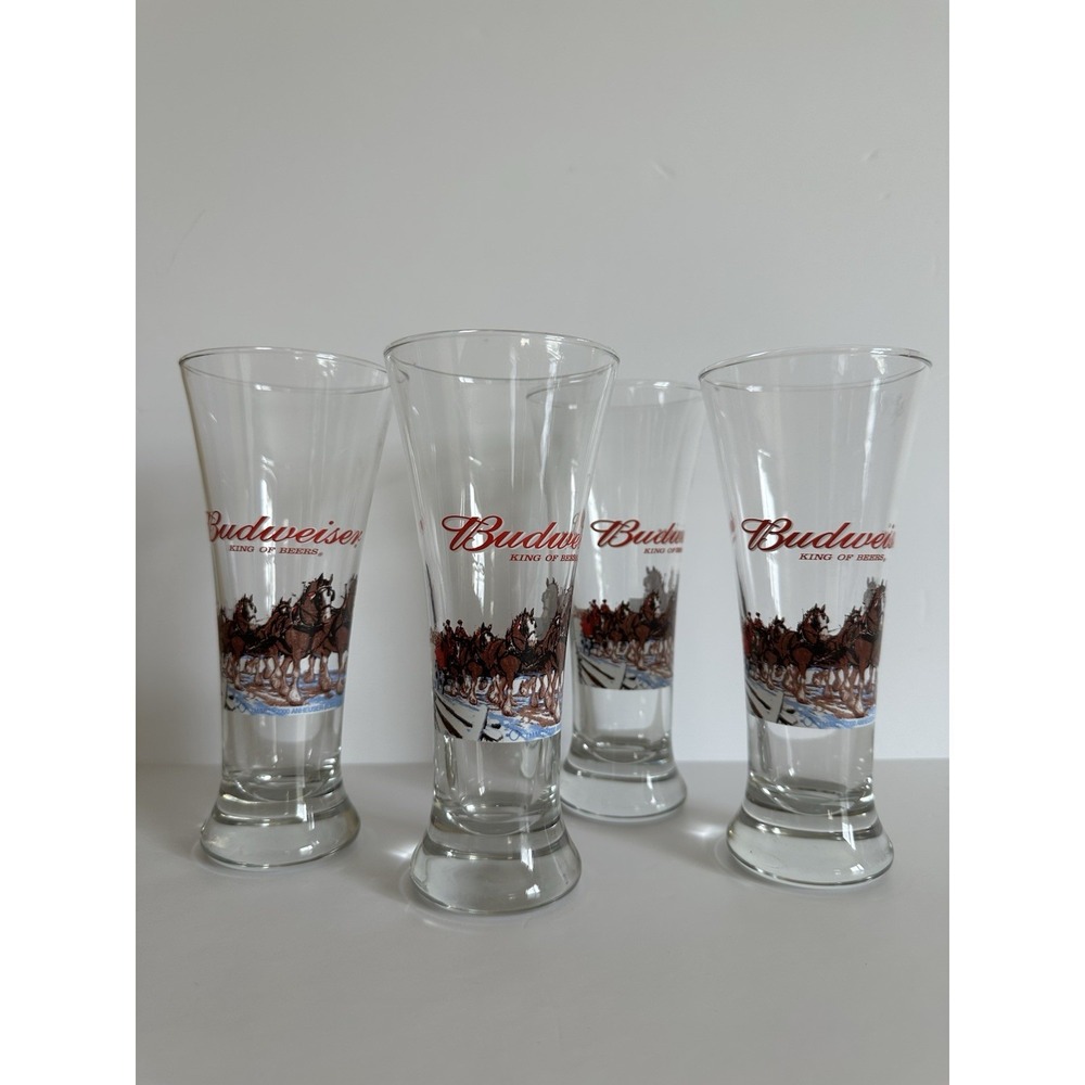 Budweiser beer 7 inch 11 oz pilsner glass clydesdale Christmas Scene 2000